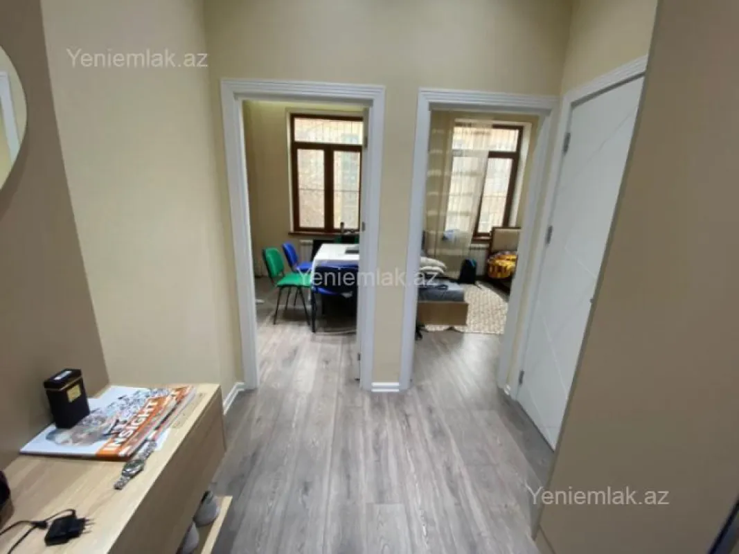 Satılır 2 otaqlı köhnə tikili 60 m²