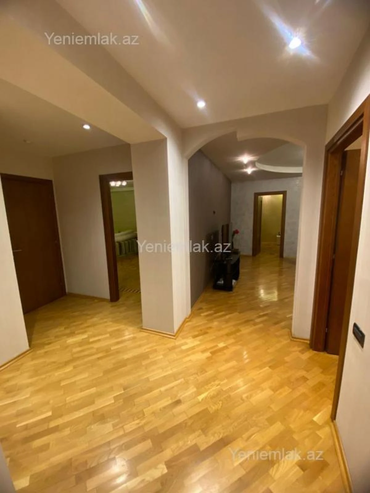 Satılır 3 otaqlı köhnə tikili 110 m²