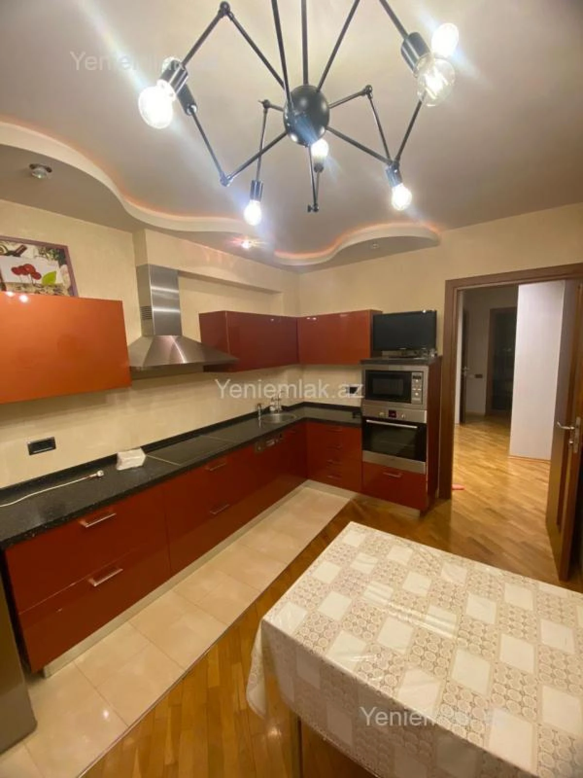 Satılır 3 otaqlı köhnə tikili 110 m²