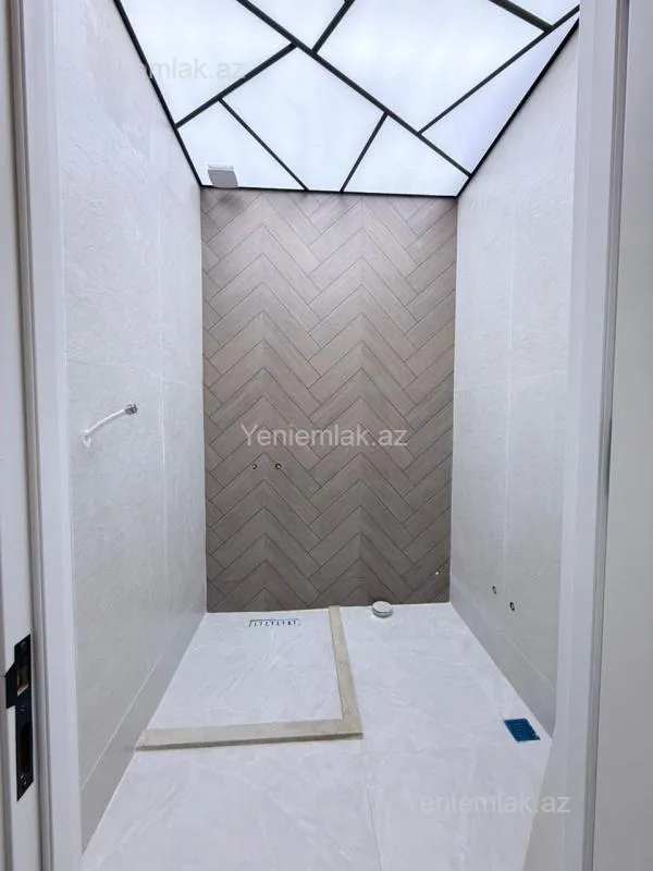 Satılır 2 otaqlı yeni tikili 60 m²