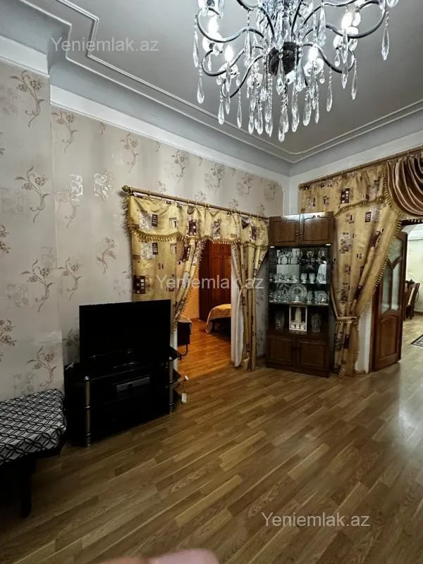 Satılır 3 otaqlı köhnə tikili 78 m²