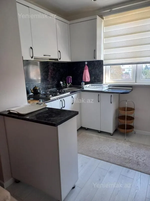 Satılır 2 otaqlı köhnə tikili 55 m²