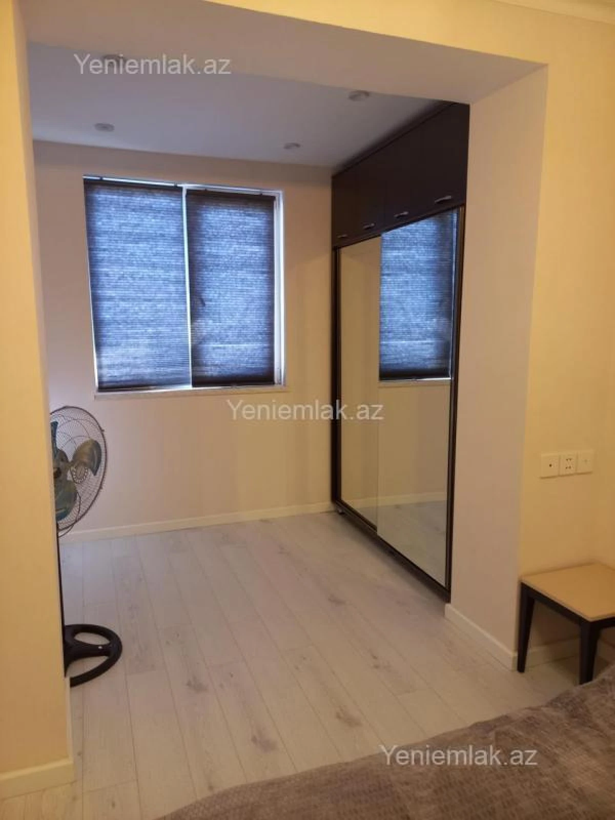 Satılır 2 otaqlı köhnə tikili 55 m²