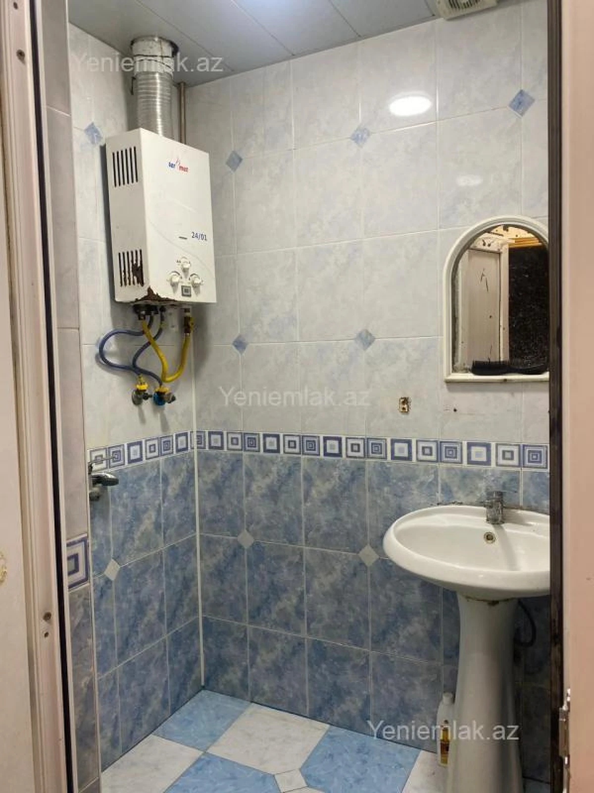 Satılır 3 otaqlı köhnə tikili 70 m²