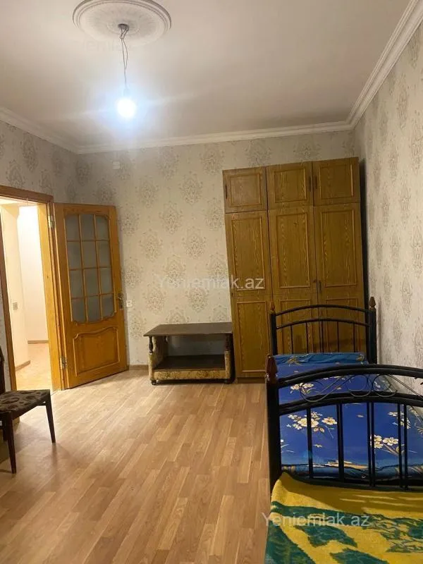 Satılır 3 otaqlı köhnə tikili 70 m²