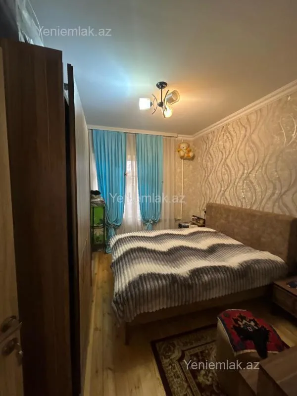Satılır 2 otaqlı köhnə tikili 60 m²