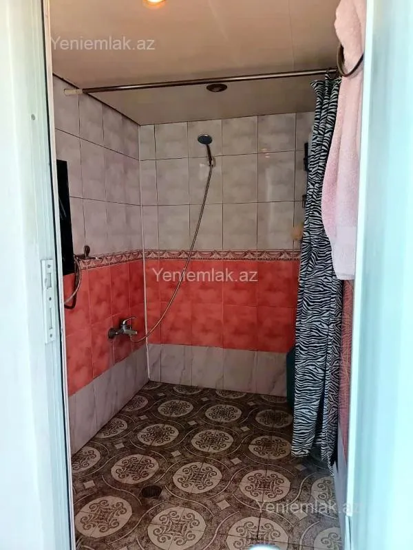 Satılır 3 otaqlı köhnə tikili 100.5 m²
