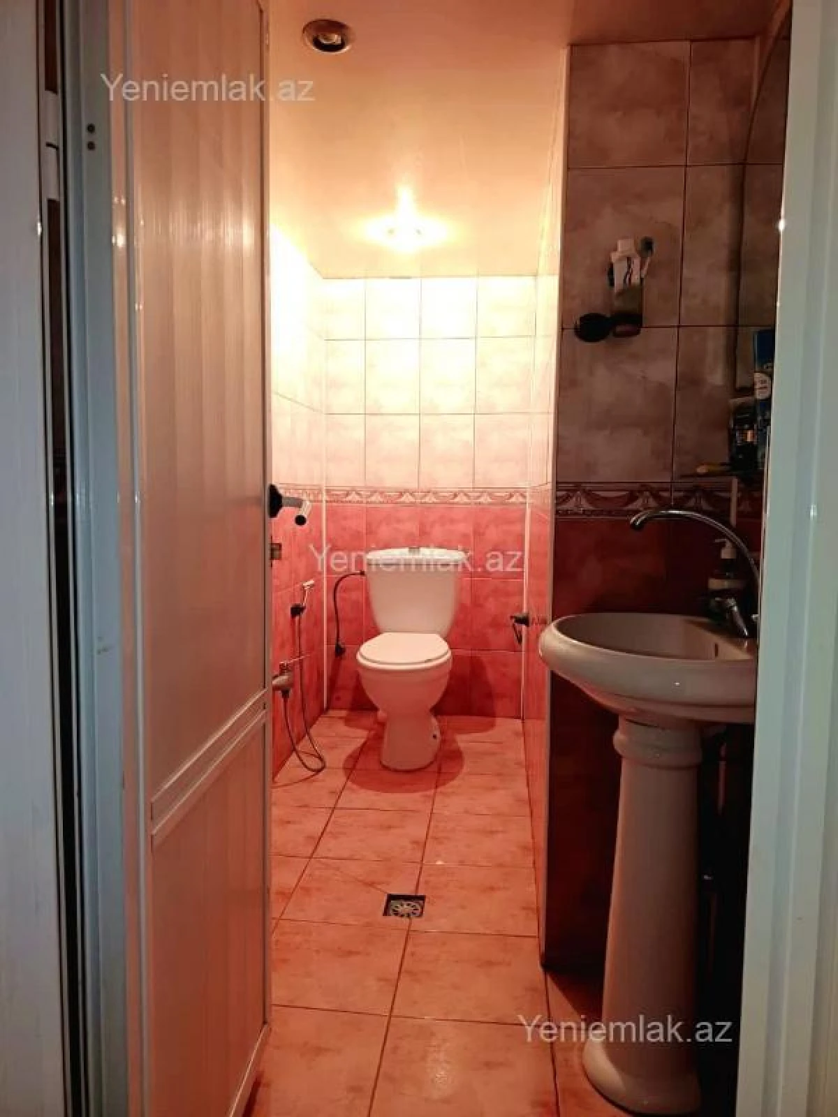 Satılır 3 otaqlı köhnə tikili 100.5 m²