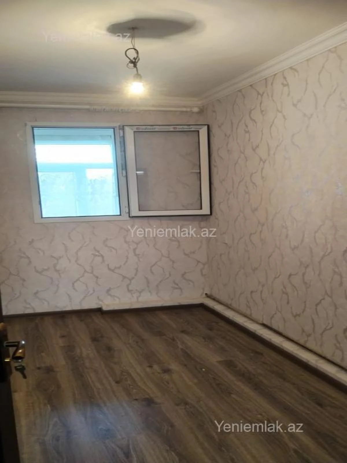 Satılır 1 otaqlı köhnə tikili 30 m²