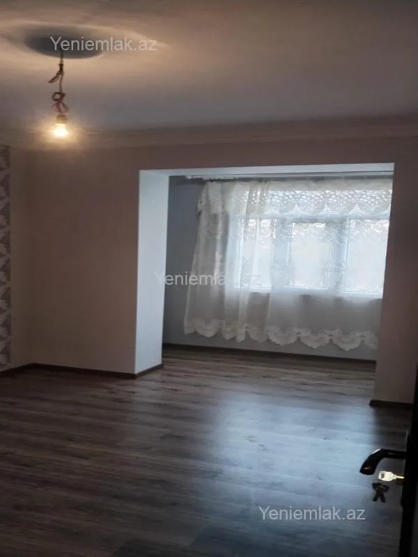 Satılır 1 otaqlı köhnə tikili 30 m²