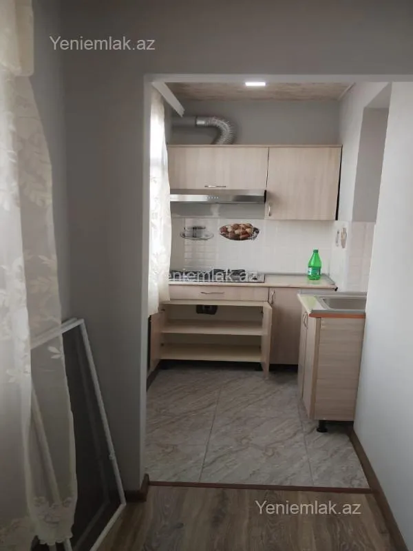 Satılır 1 otaqlı köhnə tikili 30 m²