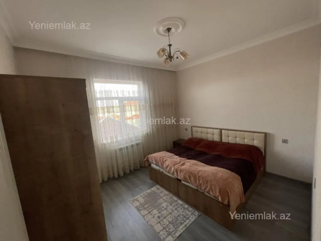 Satılır 6 otaqlı həyət evi 180 m²