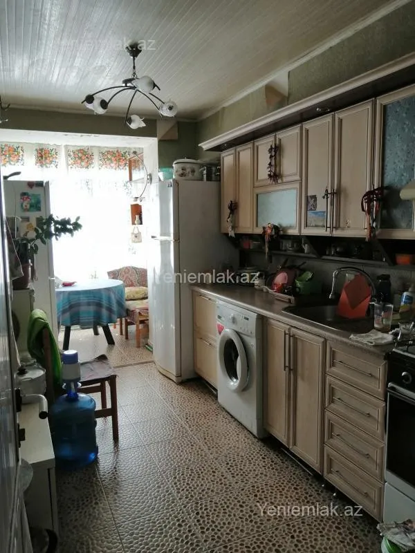Satılır 3 otaqlı köhnə tikili 80 m²