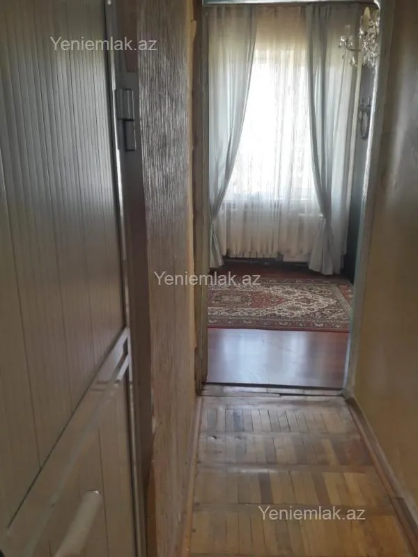 Satılır 3 otaqlı köhnə tikili 80 m²