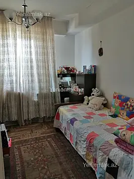 Satılır 3 otaqlı köhnə tikili 80 m²