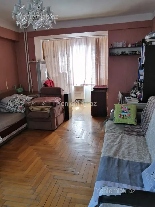 Satılır 3 otaqlı köhnə tikili 80 m²