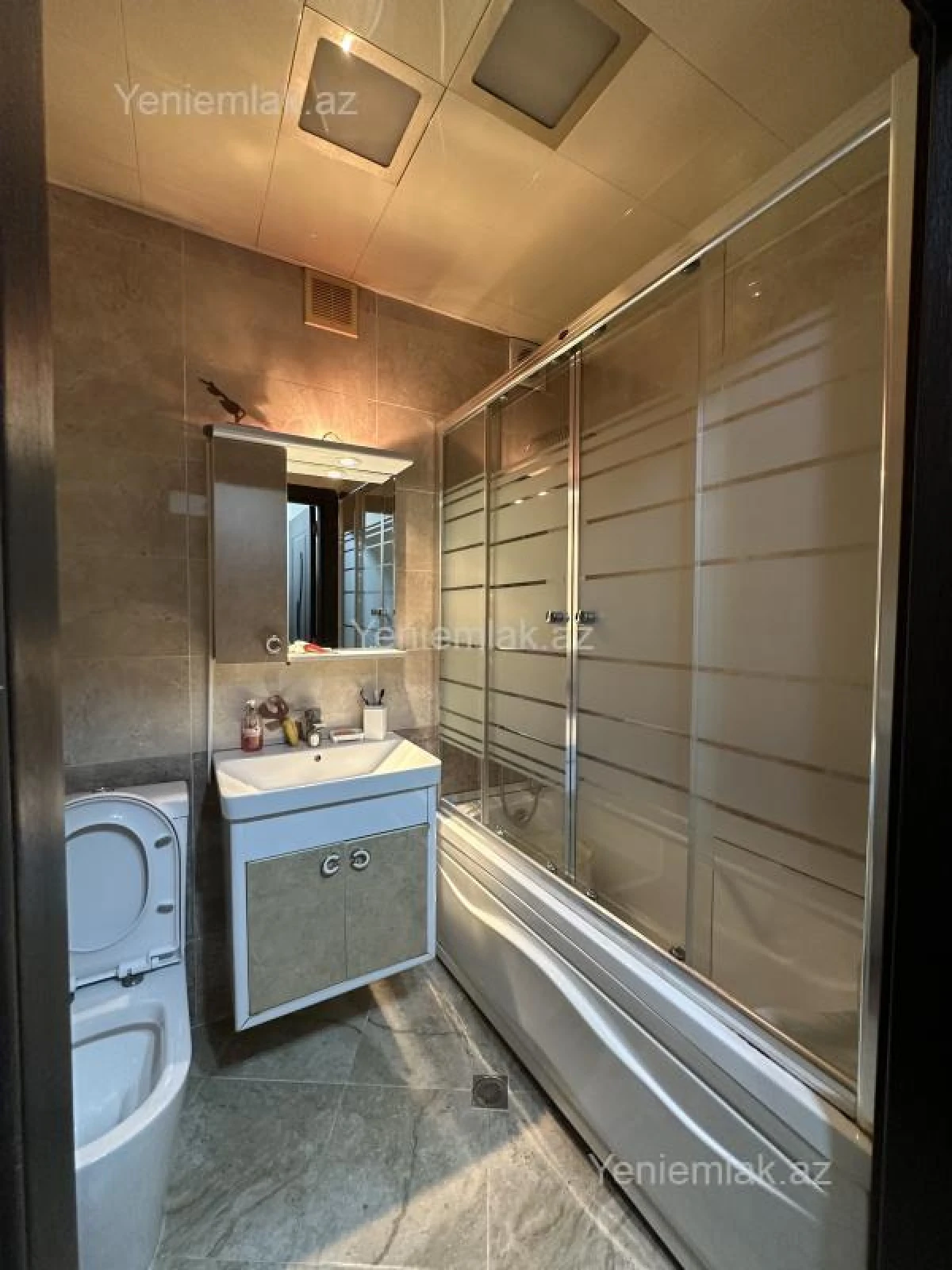 Satılır 3 otaqlı köhnə tikili 72.85 m²