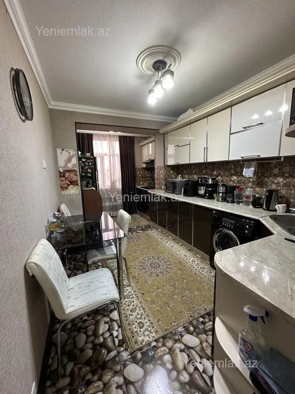 Satılır 3 otaqlı köhnə tikili 72.85 m²