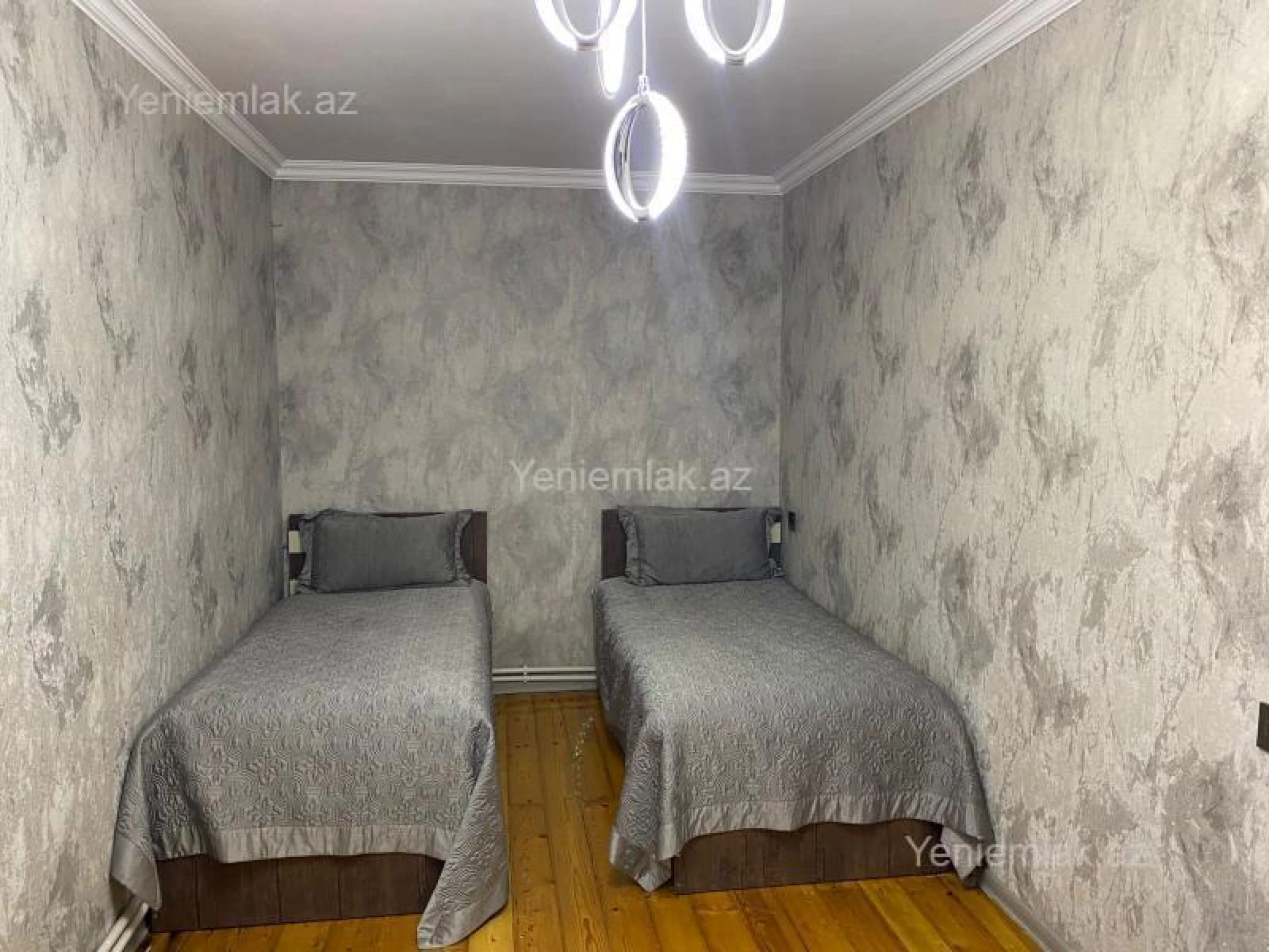 Satılır 2 otaqlı köhnə tikili 45 m²