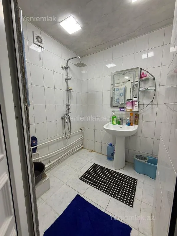 Satılır 2 otaqlı köhnə tikili 55 m²