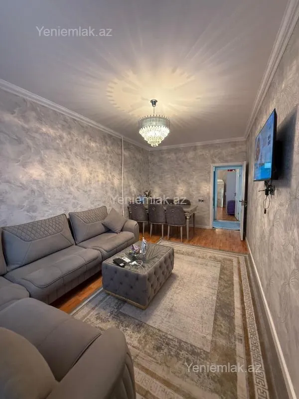 Satılır 2 otaqlı köhnə tikili 55 m²