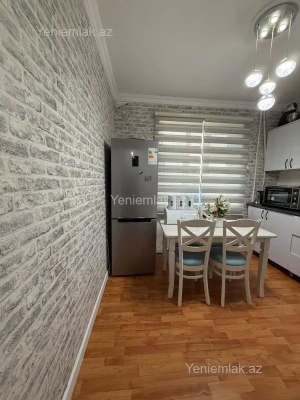 Satılır 2 otaqlı köhnə tikili 55 m²
