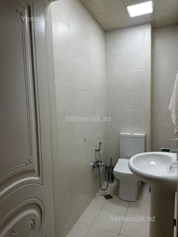 Satılır 3 otaqlı yeni tikili 105 m²