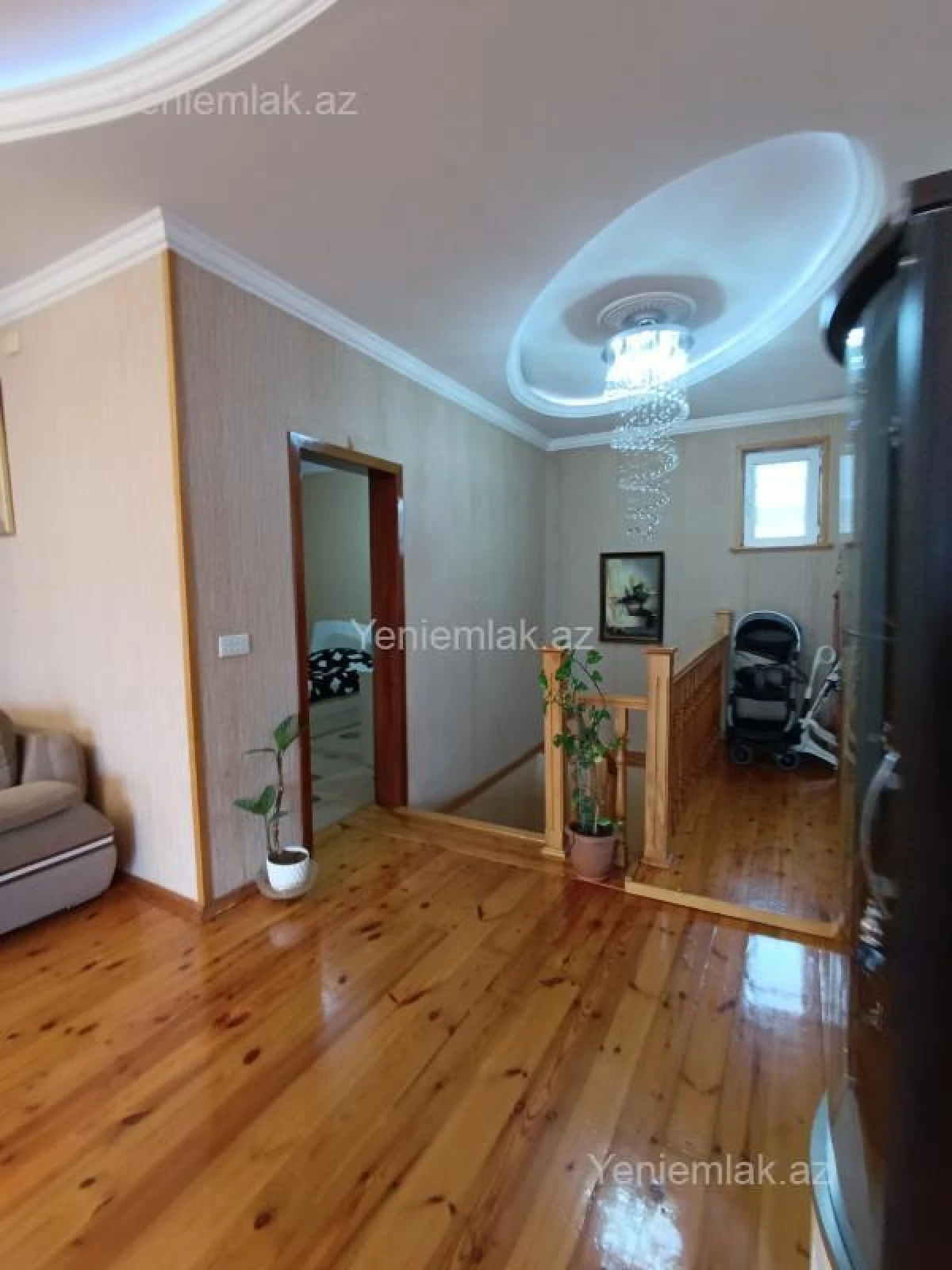 Satılır 7 otaqlı həyət evi 240 m²