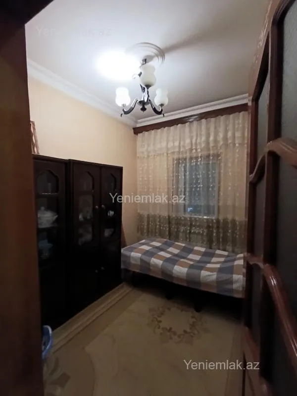 Satılır 7 otaqlı həyət evi 240 m²