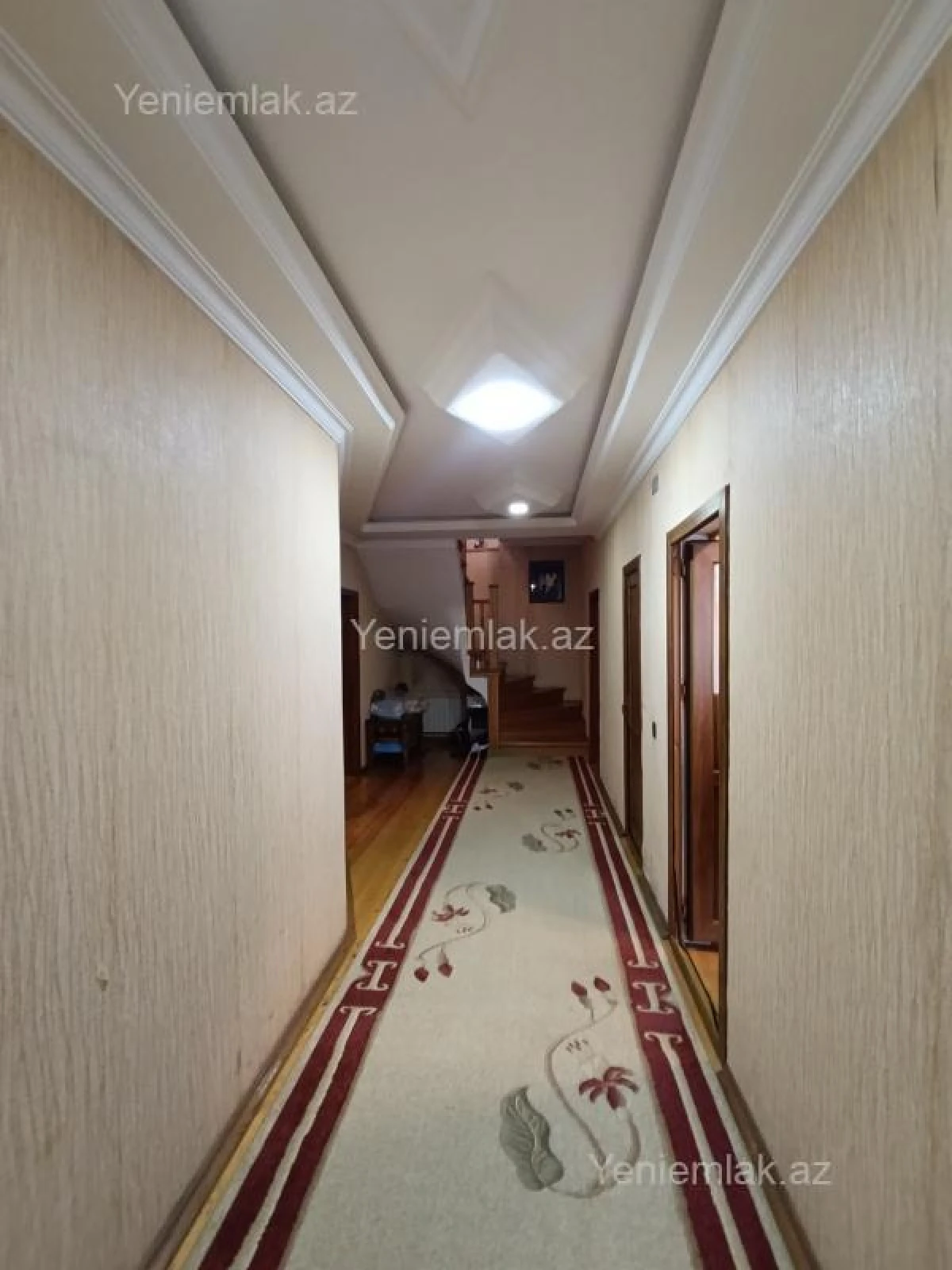 Satılır 7 otaqlı həyət evi 240 m²