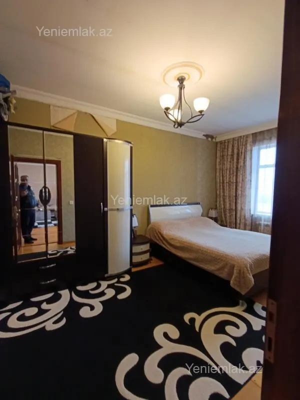 Satılır 7 otaqlı həyət evi 240 m²