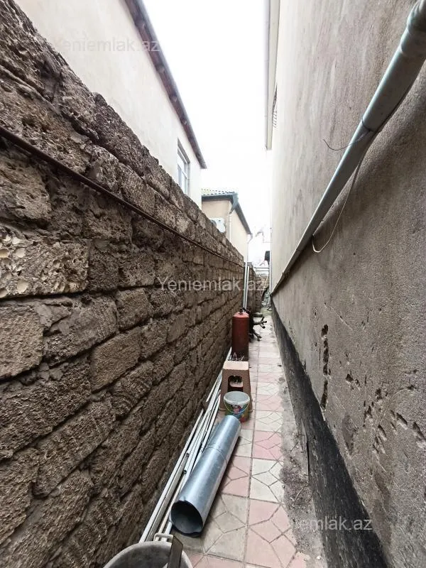 Satılır 7 otaqlı həyət evi 240 m²