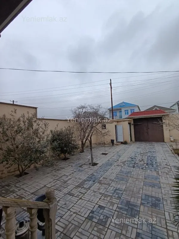 Satılır 7 otaqlı həyət evi 240 m²