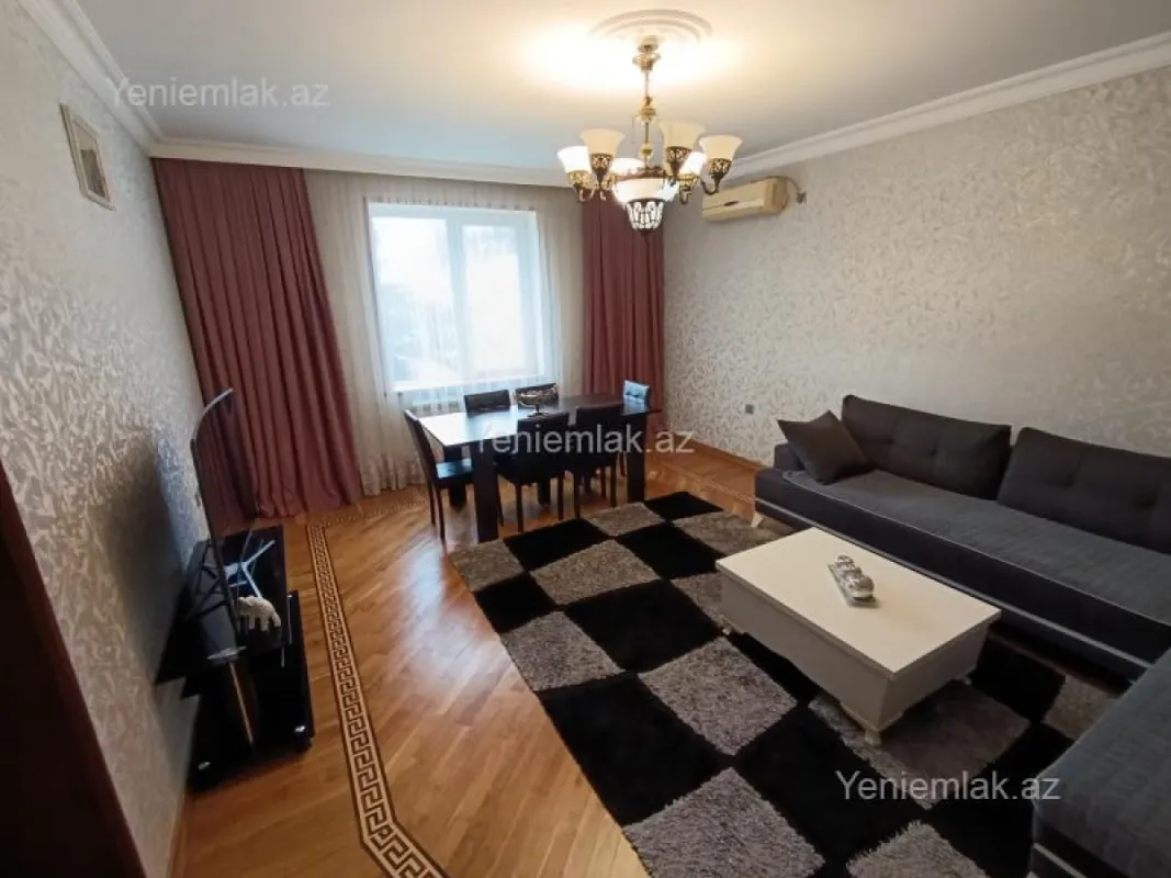 Satılır 7 otaqlı həyət evi 240 m²