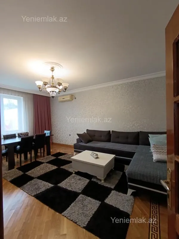 Satılır 7 otaqlı həyət evi 240 m²