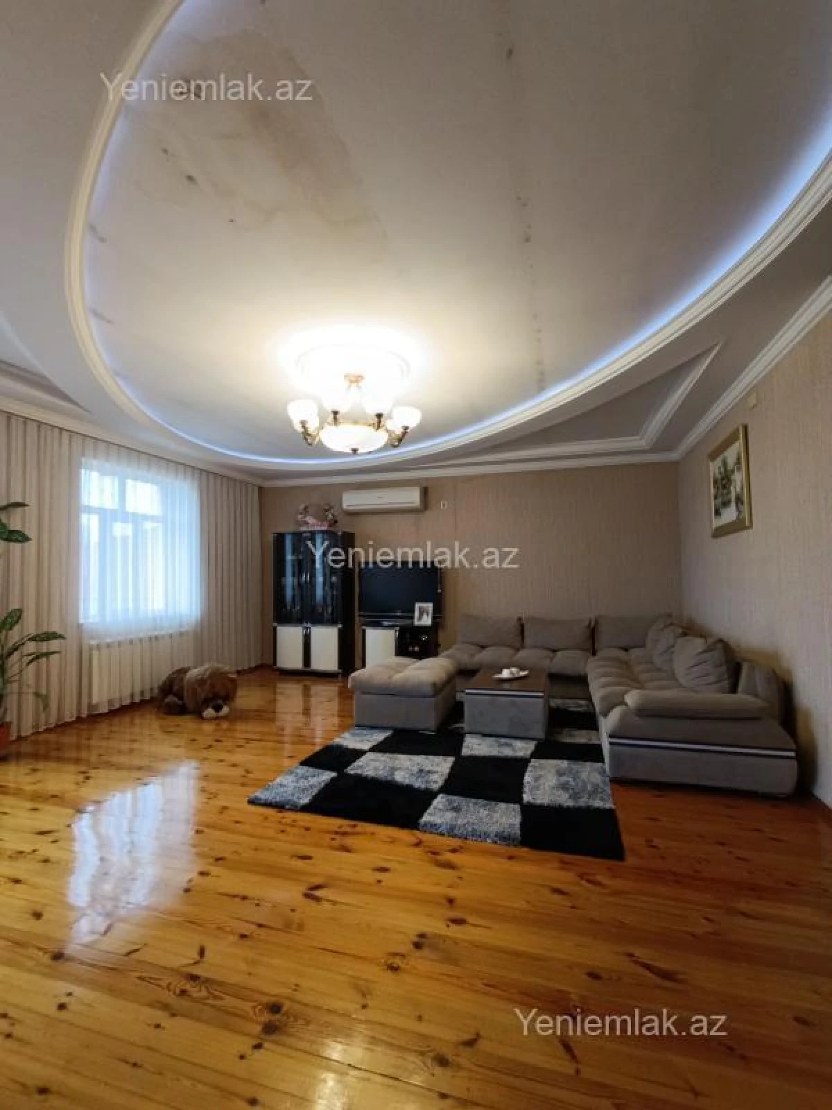 Satılır 7 otaqlı həyət evi 240 m²