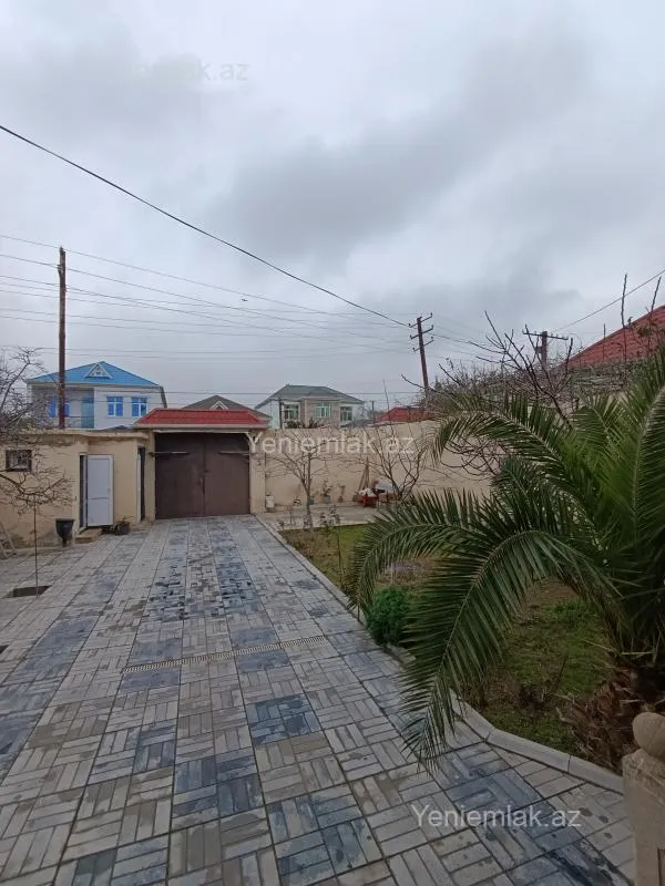 Satılır 7 otaqlı həyət evi 240 m²