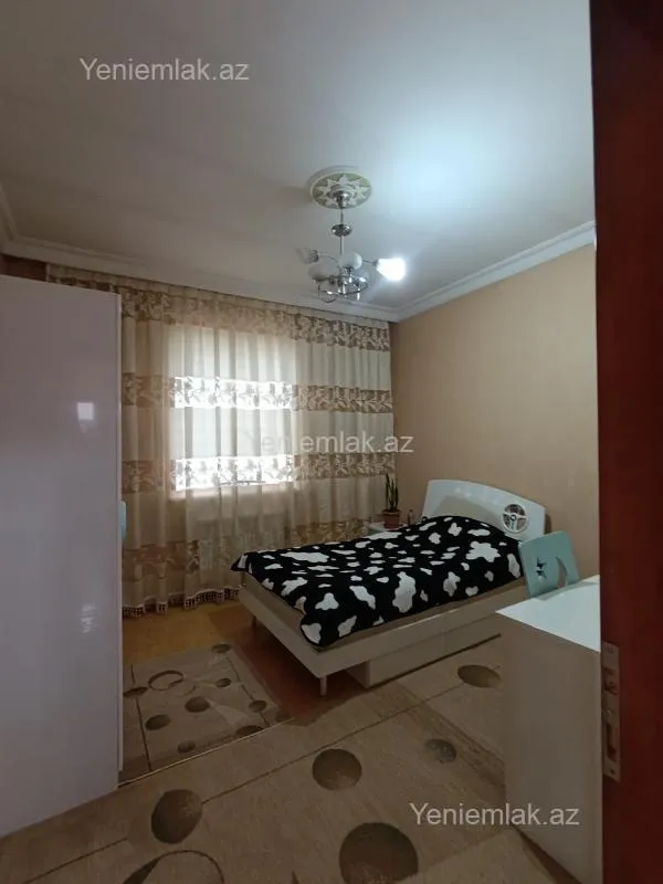 Satılır 7 otaqlı həyət evi 240 m²