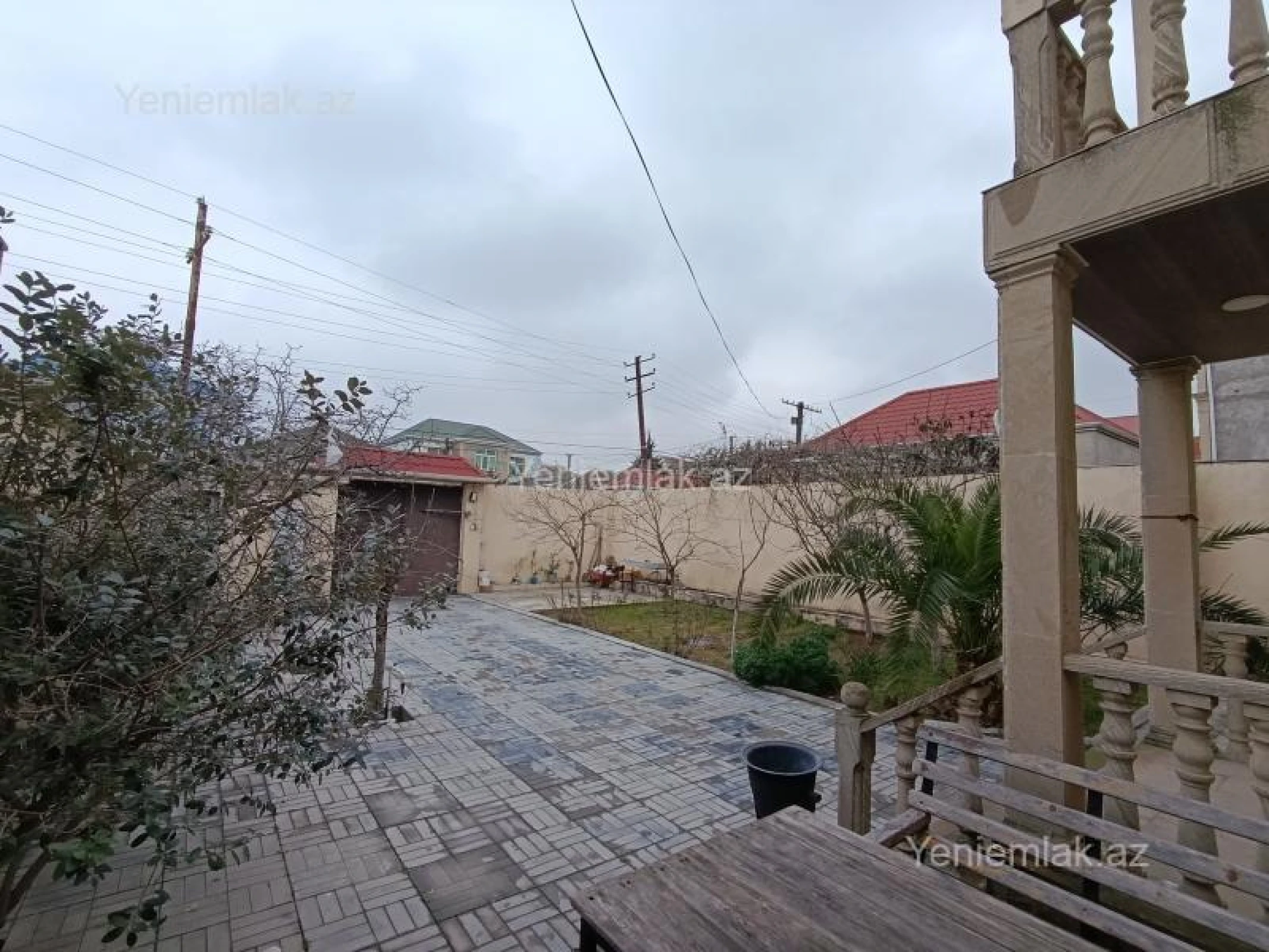 Satılır 7 otaqlı həyət evi 240 m²