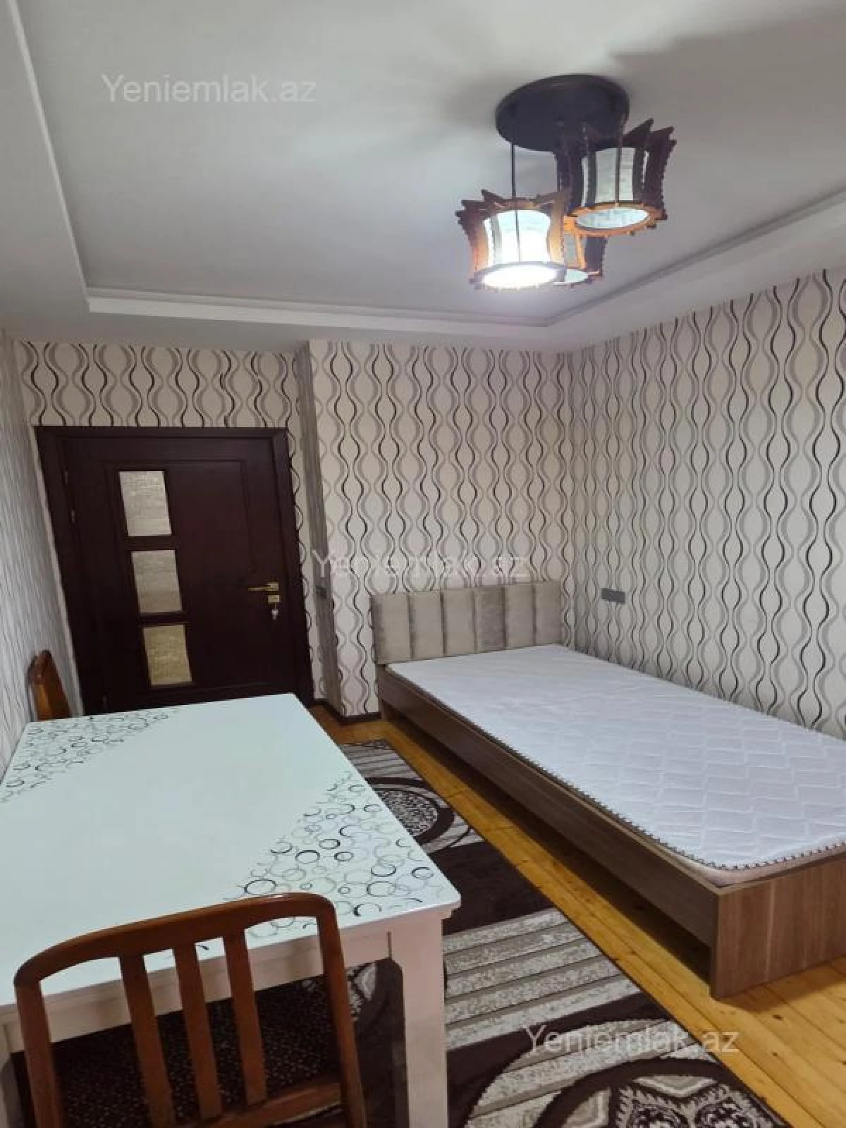 Satılır 2 otaqlı köhnə tikili 60 m²