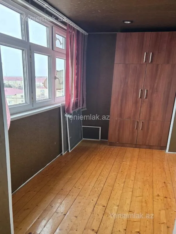 Satılır 2 otaqlı köhnə tikili 60 m²