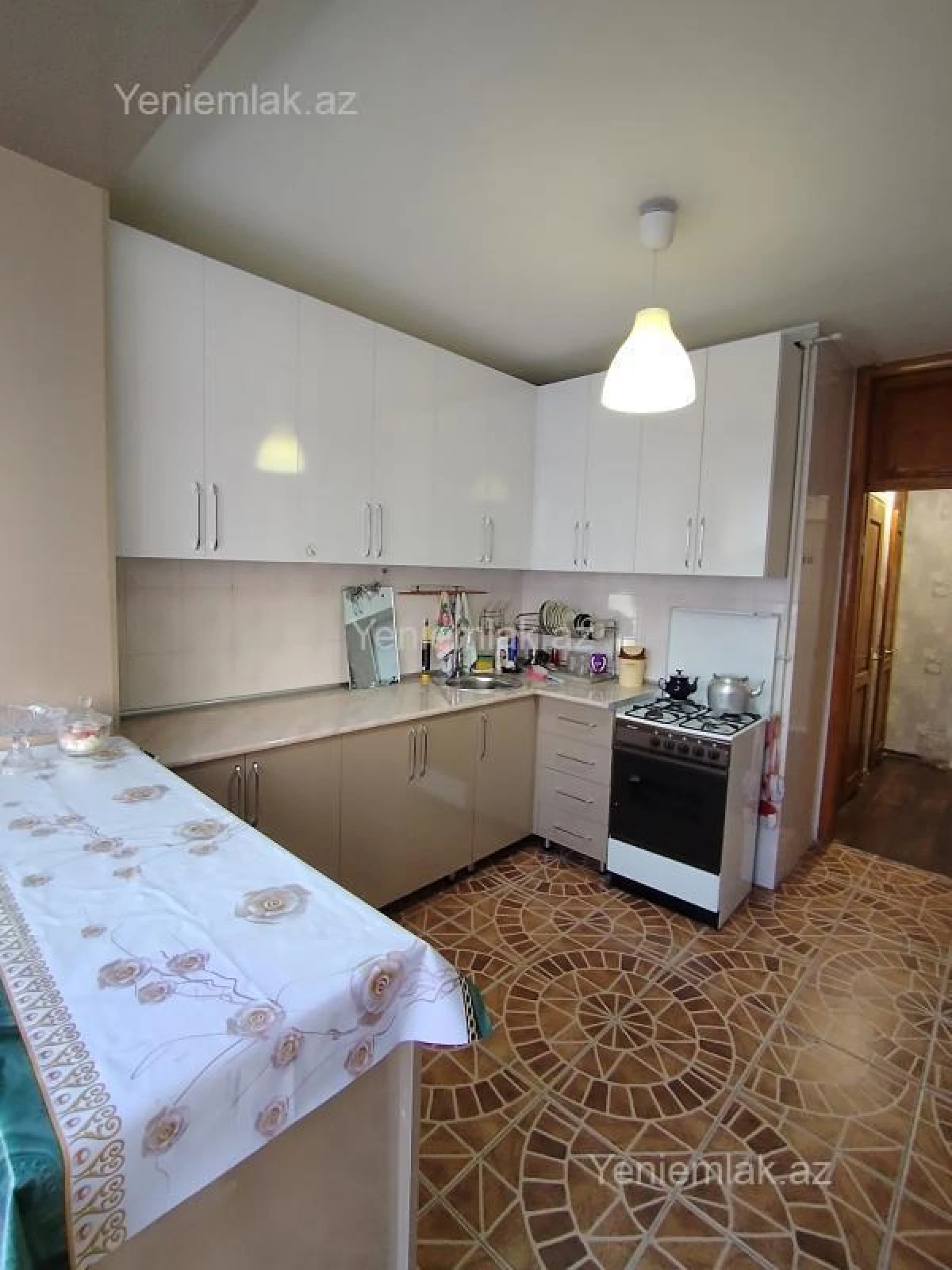 Satılır 2 otaqlı köhnə tikili 54 m²