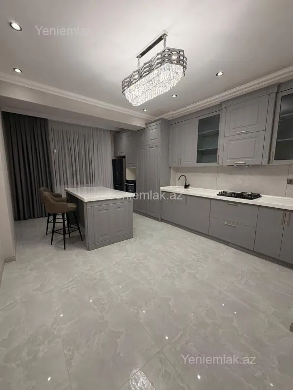 Satılır 3 otaqlı yeni tikili 140 m²