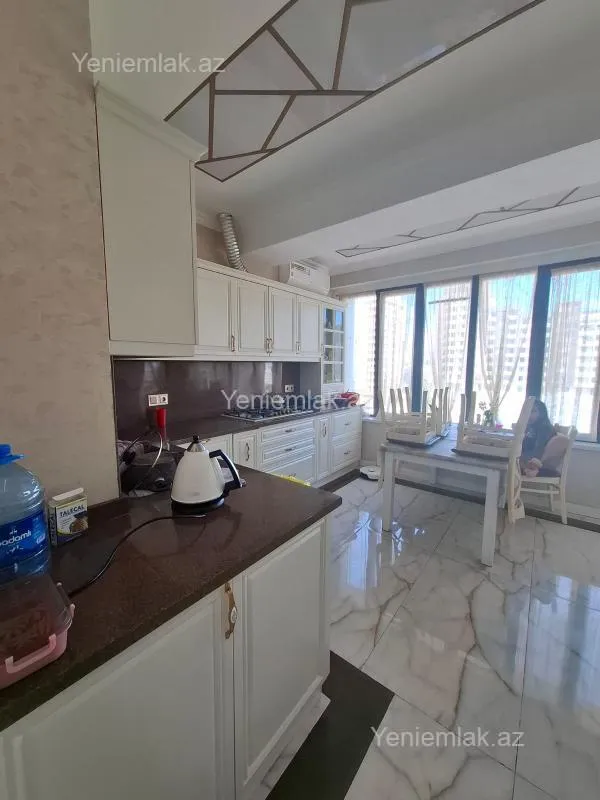 Satılır 4 otaqlı yeni tikili 154 m²