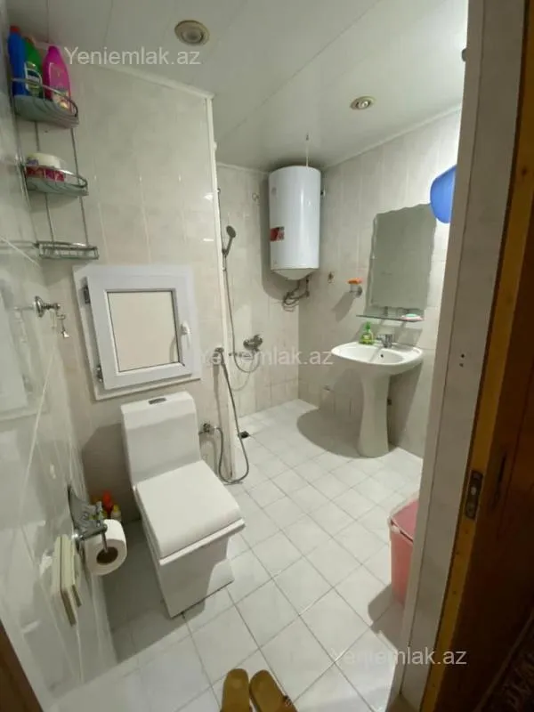 Satılır 4 otaqlı köhnə tikili 100 m²