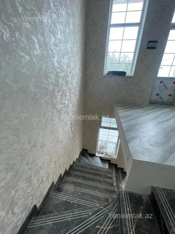 Satılır 4 otaqlı həyət evi 115 m²
