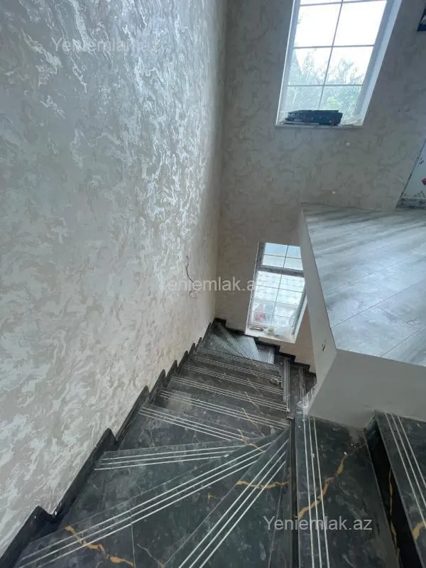 Satılır 4 otaqlı həyət evi 115 m²