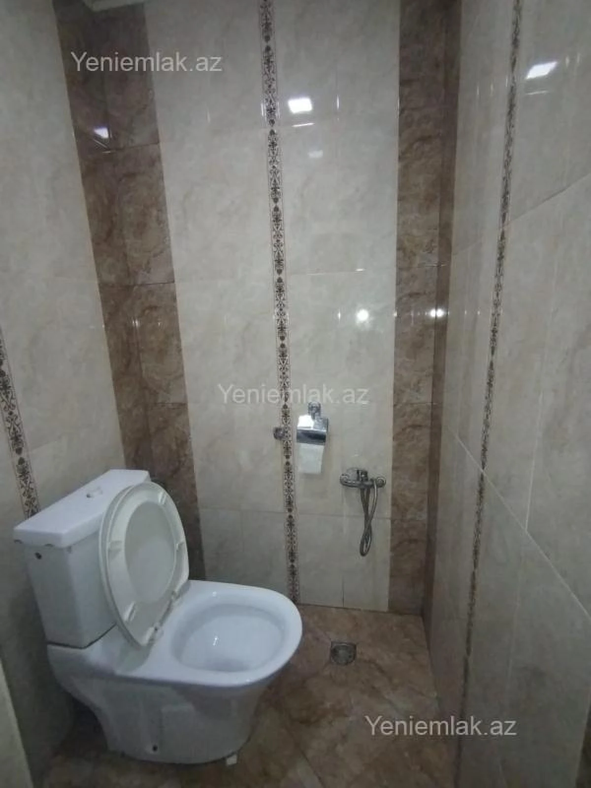 Satılır 5 otaqlı həyət evi 200 m²