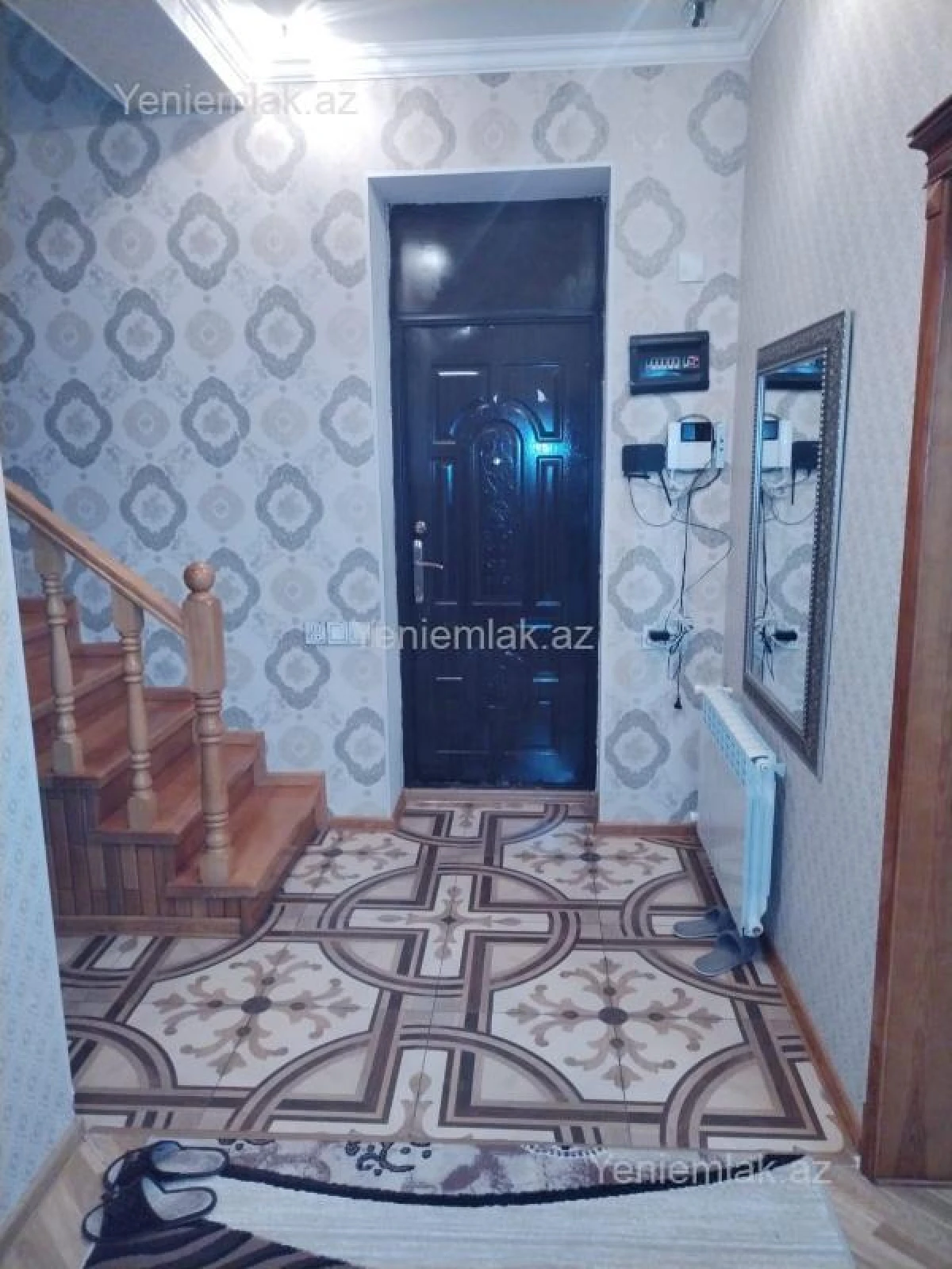 Satılır 5 otaqlı həyət evi 200 m²