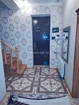 Satılır 5 otaqlı həyət evi 200 m²